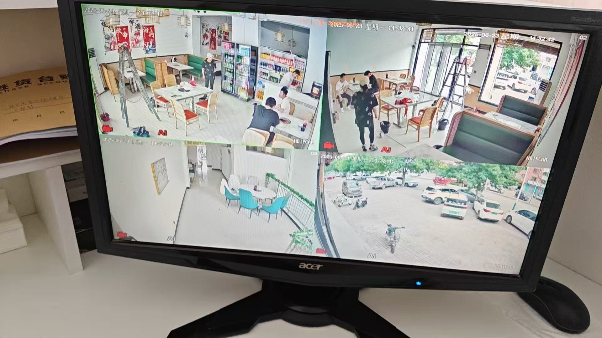 餐馆录像机接显示器